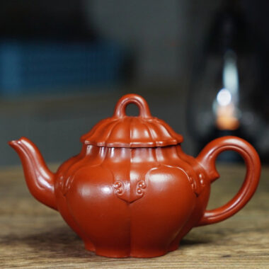 Full Handmade Yixing Zisha Teapot [Ruyi Gong Deng Pot] (Zhu Ni – 170ml)
