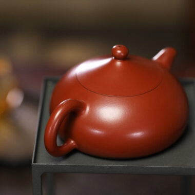 Full Handmade Yixing Zisha Teapot [Half Moon Pot] (Dahongpao – 170ml)