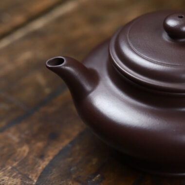 Full Handmade Yixing Zisha Teapot [Xu Bian Pot] ( Lao Zi Ni – 190ml)