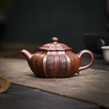 Full Handmade Yixing Zisha Teapot [Yang Xin Fanggu] (Hei Dun Tou – 230ml)