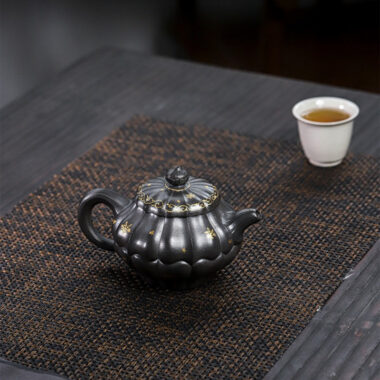 Full Handmade Yixing Zisha Teapot [Piao Hua Jin Ling] (Tian Qing Ni – 270ml)