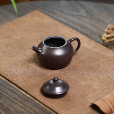 Yixing Zisha Teapot [Straw Hat Pot] (Tian Qing Ni – 150ml)