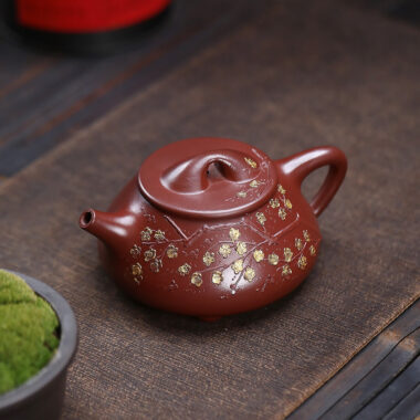 Yixing Zisha Teapot [Plum Blossom Jingzhou Shi Piao] (Hong Pi Long – 310ml)
