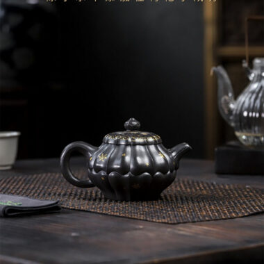 Full Handmade Yixing Zisha Teapot [Piao Hua Jin Ling] (Tian Qing Ni – 270ml)