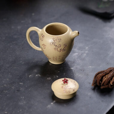 Full Handmade Yixing Zisha Teapot [Ta Xue Xun Mei] (Bensan Lu Ni – 150ml)