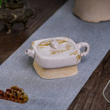 Full Handmade Yixing Zisha Teapot [Enjoy] (Bai Duan Ni – 280ml)