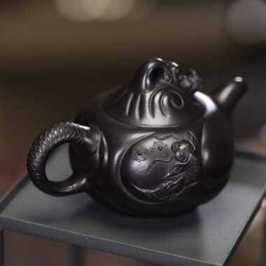 Full Handmade Yixing Zisha Teapot [Carp Dragon Pot] (Hei Ni – 170ml)