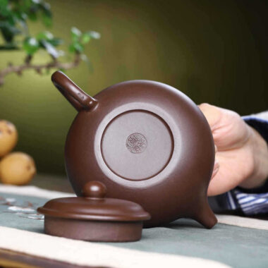 Full Handmade Yixing Zisha Teapot [Fanggu Pot] (Zi Ni – 310ml)