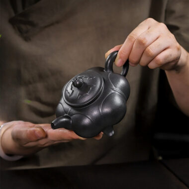 Full Handmade Yixing Zisha Teapot [Lianhua Ding] (Tian Qing Ni – 320ml)