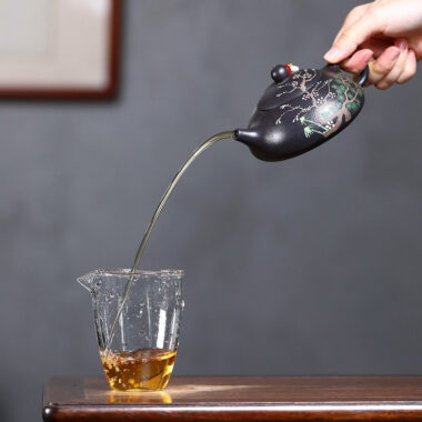 Yixing Zisha Teapot [Song Feng Shui Yue] (Hei Jinsha – 230ml)