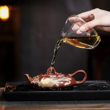 Full Handmade Yixing Zisha Teapot [Beautiful Feather] (Zi Ni – 230ml)