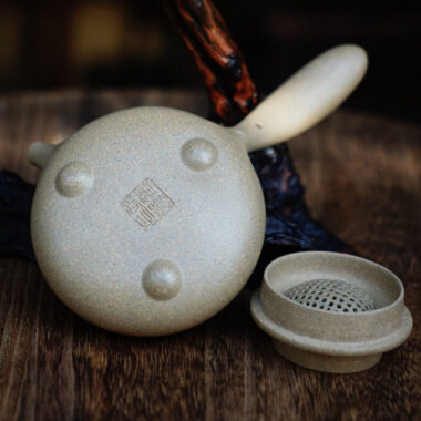 Full Handmade Yixing Zisha Teapot [Tang Yu Pot] (Qing Duan Ni – 180ml)