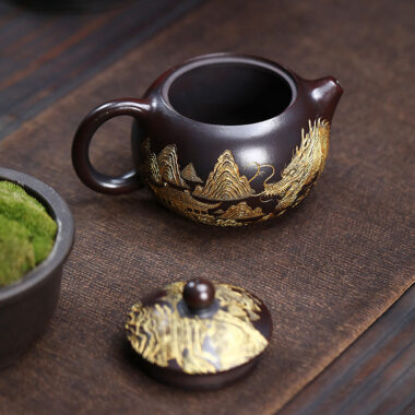 Yixing Zisha Teapot [Gilded Dragon Xishi] (Gu Hong Ni – 300ml)