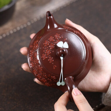 Yixing Zisha Teapot [Plum Blossom Qu Hu] (Zi Zhu Ni – 230ml)