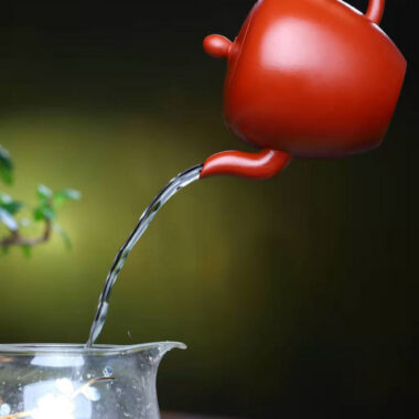 Full Handmade Yixing Zisha Teapot [Beauty Shoulder Pot] (Dahongpao – 260ml)