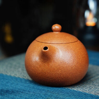 Full Handmade Yixing Zisha Teapot [Xishi Pot] (Jiang Po Ni – 190ml)