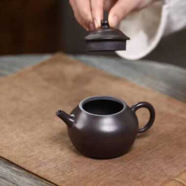 Yixing Zisha Teapot [Straw Hat Pot] (Tian Qing Ni – 150ml)