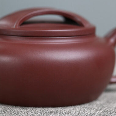 Full Handmade Yixing Zisha Teapot [Niu Gai Lianzi Pot] (Zi Ni – 210ml)