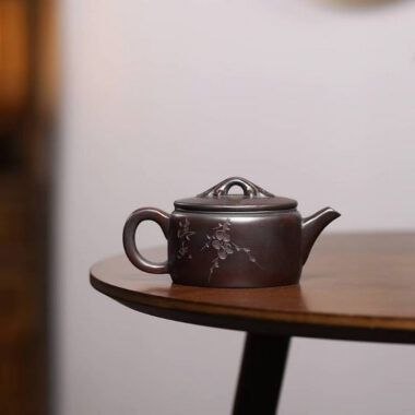 Yixing Zisha Teapot [Ruyi Hanwa] (High Temperature Zi Ni – 210ml)