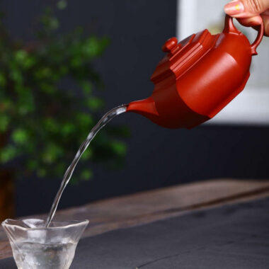 Full Handmade Yixing Zisha Teapot [Dabin Liufang Pot] (Zhu Ni – 260ml)