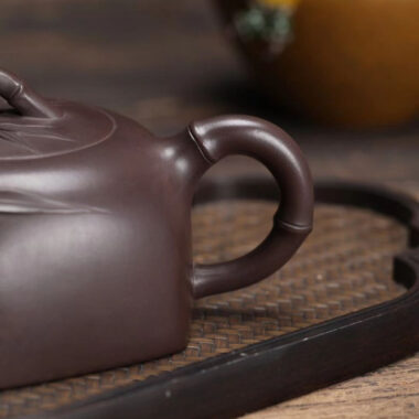 Full Handmade Yixing Zisha Teapot [Yue Xia Xiaoxiang Pot] (Lao Zi Ni – 260ml)