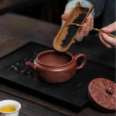 Full Handmade Yixing Zisha Teapot [Shengshi Huakui] (Zi Ni – 240ml)