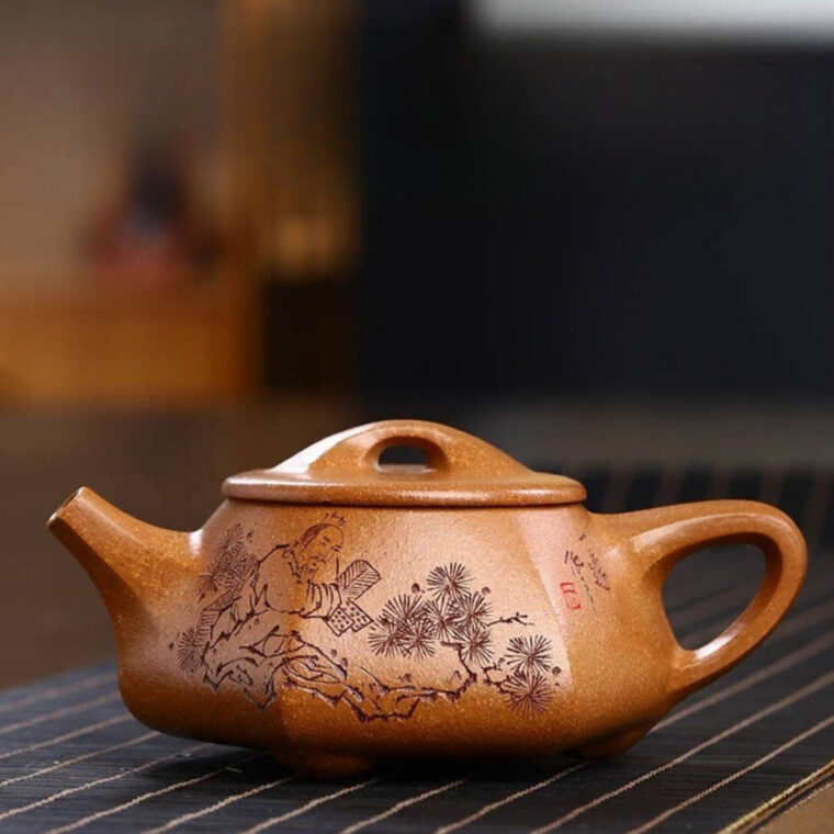 Full Handmade Yixing Zisha Teapot [Liufang Shi Piao Pot] (Wucai Lao Duan Ni – 230ml)
