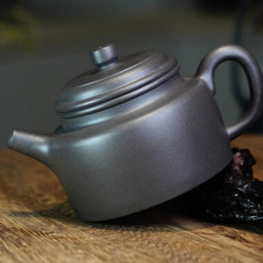 Full Handmade Yixing Zisha Teapot [Dezhong Pot] (Qinghui Ni – 190ml)