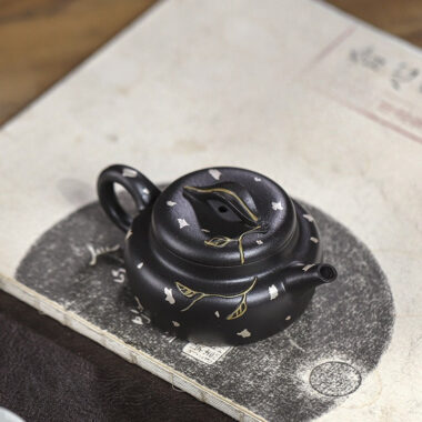 Full Handmade Yixing Zisha Teapot [Jin Zhi Yuye] (Hei Luo Lan – 150ml)