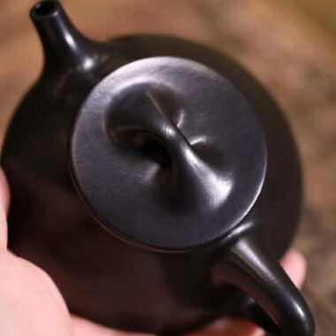 Full Handmade Yixing Zisha Teapot [Jingzhou Shi Piao Pot] (Hei Ni – 180/250ml)