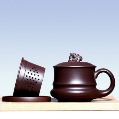 Yixing Zisha Tea Mug with Filter [Dragon] (Zi Ni – 410ml)