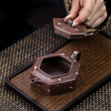 Full Handmade Yixing Zisha Teapot [Liufang De Zhong] (Firewood Fired Duan Ni – 150ml)