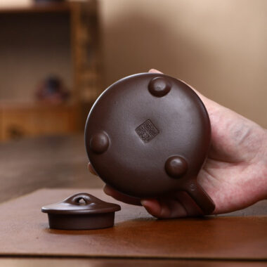 Yixing Zisha Teapot [God Rewards Jingzhou Shi Piao] (Lao Zi Ni – 220ml)
