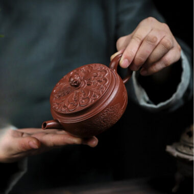 Full Handmade Yixing Zisha Teapot [Shengshi Huakui] (Zi Ni – 240ml)