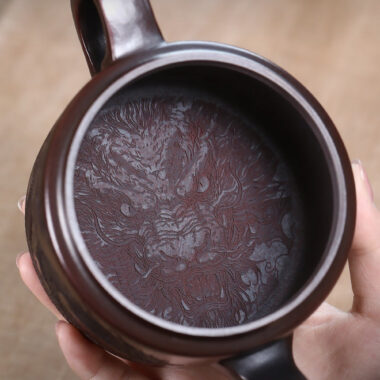 Yixing Zisha Teapot [Dragon Hanwa] (Gu Tong Wu Ni – 460ml)