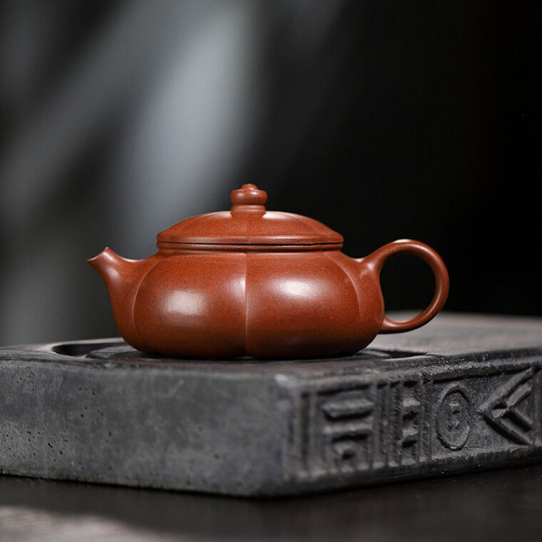 Yixing Zisha Teapot [Plum Han Jiang] (Zi Ni – 180ml)