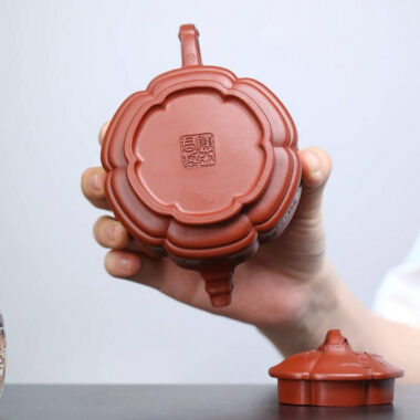 Full Handmade Yixing Zisha Teapot [Zhu Gu Pot] (Zhu Ni – 230ml)