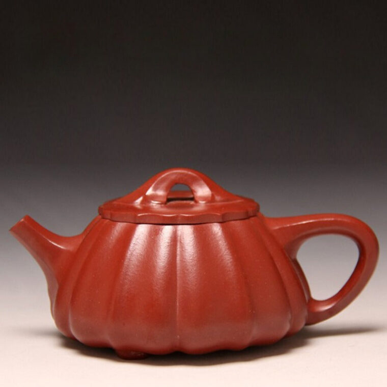 Full Handmade Yixing Zisha Teapot [Linghua Shi Piao Pot] (Dahongpao – 240ml)