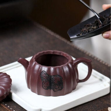 Full Handmade Yixing Zisha Teapot [Gui Bao] (Zi Ni – 190ml)