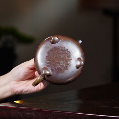 Yixing Zisha Teapot [3 Legs Yun Ding] (Chen Xiang Ni Firewood Fired – 250ml)