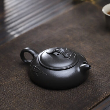 Full Handmade Yixing Zisha Teapot [Biyu Qing Zhu] (Tian Qing Ni – 140ml)
