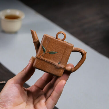 Full Handmade Yixing Zisha Teapot [Zhu Yun Sifang] (Jin Jiang Po Ni – 100ml)