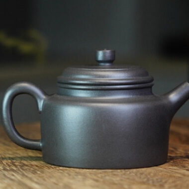 Full Handmade Yixing Zisha Teapot [Dezhong Pot] (Qinghui Ni – 190ml)