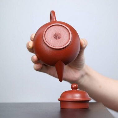 Full Handmade Yixing Zisha Teapot [Shui Ping Pot] (Xiao Meiyao Zhu Ni – 220ml)
