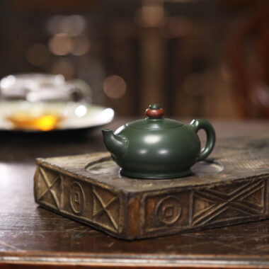 Full Handmade Yixing Zisha Teapot [Shi Lai Yun Zhuan Pot] (Lu Ni – 180ml/300ml)