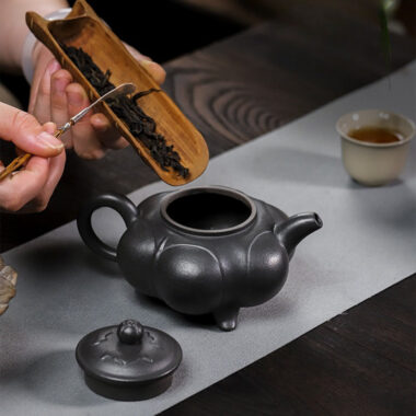Full Handmade Yixing Zisha Teapot [Lianhua Ding] (Tian Qing Ni – 320ml)