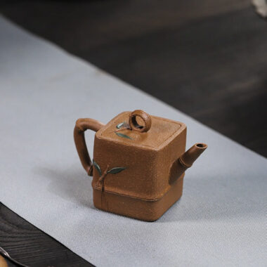 Full Handmade Yixing Zisha Teapot [Zhu Yun Sifang] (Jin Jiang Po Ni – 100ml)