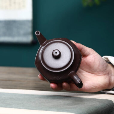 Full Handmade Yixing Zisha Teapot [Liuliu Dashun Pot] (Lao Zi Ni – 300ml)