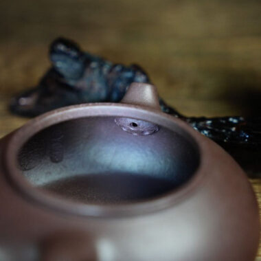 Full Handmade Yixing Zisha Teapot [Han Jiang Pot] (Zi Ni – 190ml)