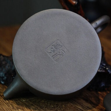 Full Handmade Yixing Zisha Teapot [Hanwa Pot] (Qinghui Ni – 180ml)